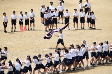 ０５